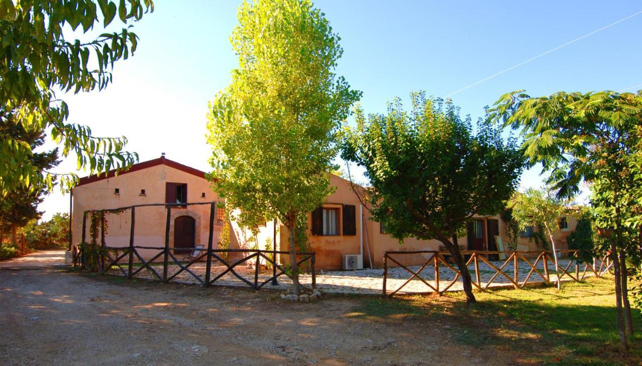 Agriturismo Terra Di Pace Noto Exterior photo