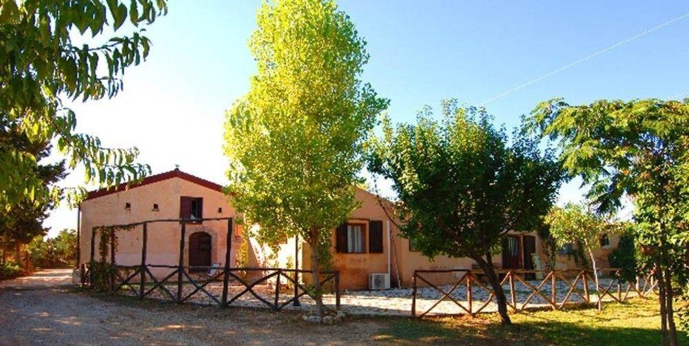 Agriturismo Terra Di Pace Noto Exterior photo